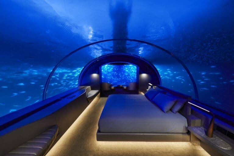 THE-MURAKA-undersea-bedroom