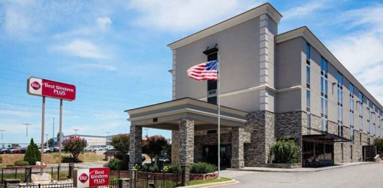 Best Western Plus Roper Mountain Road Inn & Suites Opens In Greenville