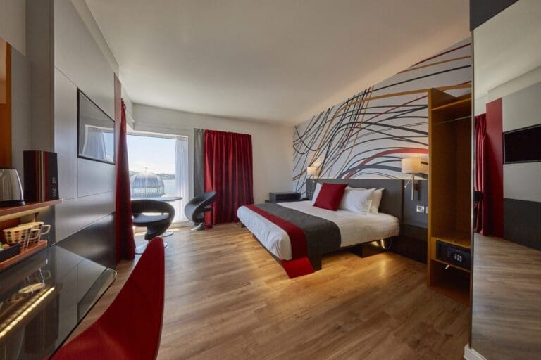 Dundee Superior Room