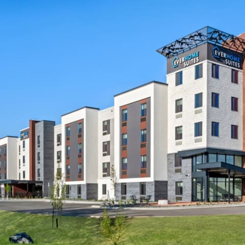 Everhome Suites